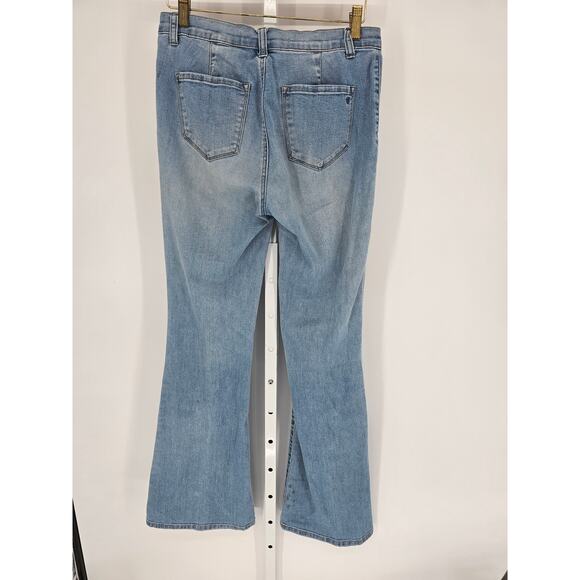 Tractr Women's Blue Medium-Wash Mid-Rise Flared Jeans Size 29 - Picture 2 of 6